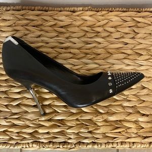 ABS Studded Pointy Toe shoe W/ Metal Heel SZ (9)